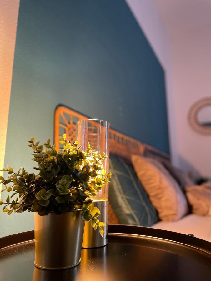 Apartment Erfbnb - 40qm Mit Kueche, Bad, Schlaf-wohnzimmer In Sued - Stadnah- Neu *